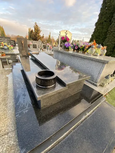 Kamieniarstwo Piryt - Rzeszów / Nagrobki / Pomniki / Blaty / Schody